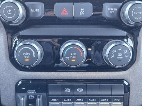 New 2026 RAM 5500 Tradesman w/ Chrome Appearance Group AWD/4WD image 18