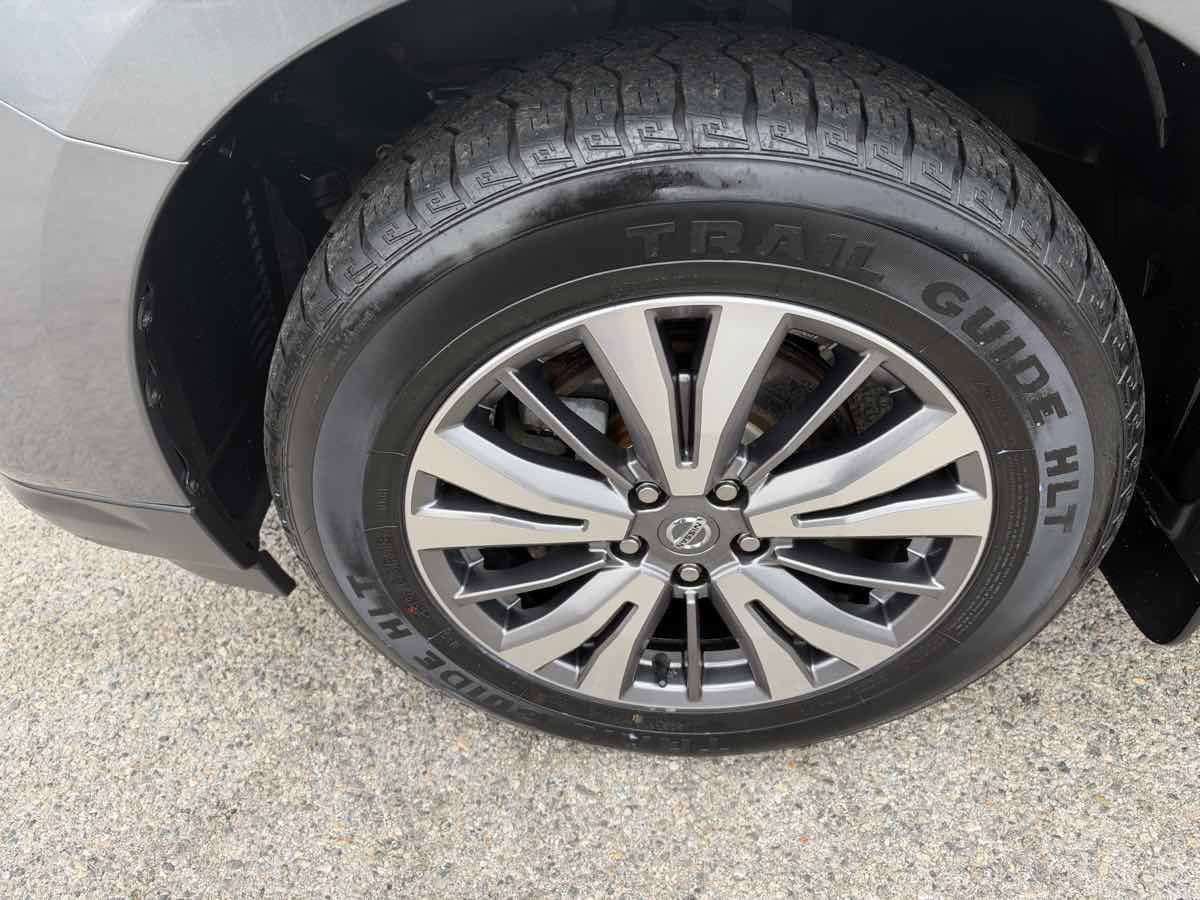 Used 2020 Nissan Pathfinder S AWD/4WD image 5