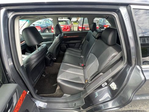Used 2011 Subaru Outback 2.5i Limited w/ PWR Moonroof Pkg AWD/4WD image 14