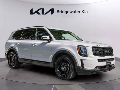 Certified 2022 Kia Telluride SX w/ Nightfall Edition Package AWD/4WD image 1