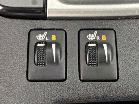 Used 2019 Toyota Highlander XLE image 32