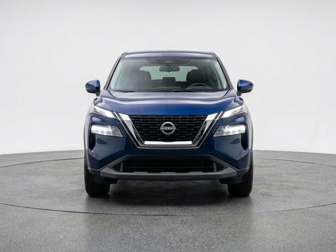 Used 2025 Nissan Rogue SV AWD/4WD image 2