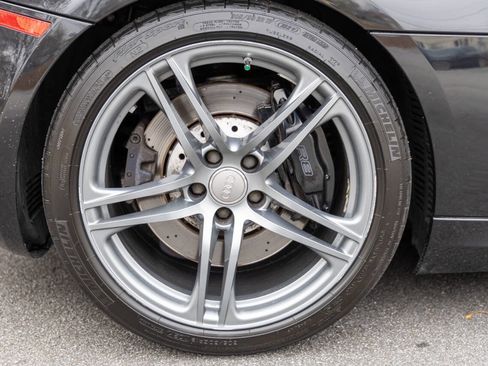 Used 2011 Audi R8 V10 image 18