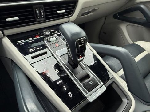 Used 2019 Porsche Cayenne S image 34