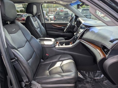 Used 2019 Cadillac Escalade Premium Luxury image 12