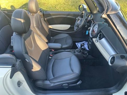 Used 2013 MINI Cooper Convertible image 24