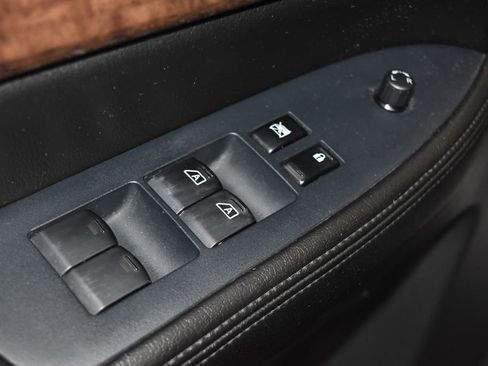 Used 2014 Nissan Armada SL image 5