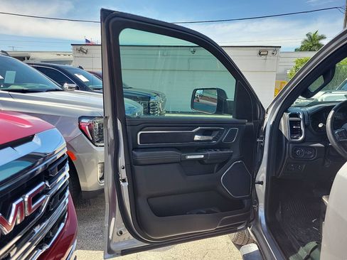Used 2024 RAM 1500 Laramie AWD/4WD image 17