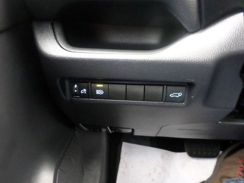 Used 2019 Toyota RAV4 XLE image 27