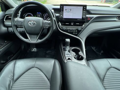 Used 2024 Toyota Camry SE w/ Cold Weather Package FWD image 40