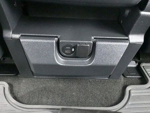 Used 2022 Ford F150 Lariat w/ Equipment Group 501A Mid image 18