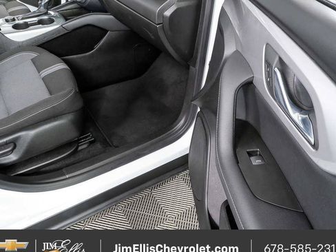 Certified 2025 Chevrolet Blazer LT FWD image 22