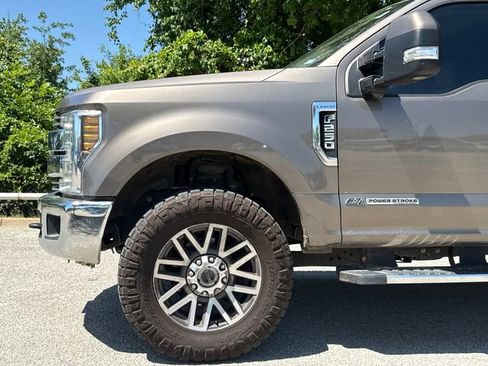 Used 2019 Ford F250 Lariat w/ Lariat Value Package AWD/4WD image 5