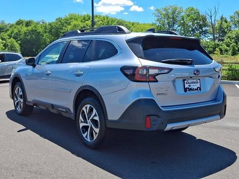 Used 2020 Subaru Outback Limited AWD/4WD image 5