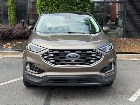 Used 2019 Ford Edge Titanium w/ Equipment Group 301A FWD image 3