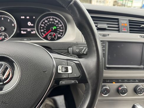 Used 2016 Volkswagen Golf Limited Edition image 24