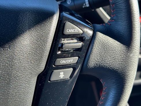 Used 2025 Nissan Frontier Pro-X image 18