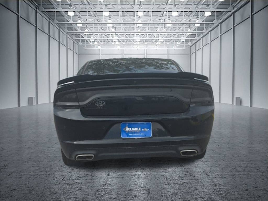 Used 2022 Dodge Charger SXT w/ Blacktop Package RWD image 6
