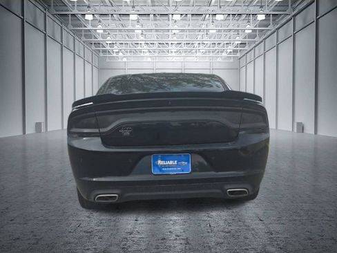 Used 2022 Dodge Charger SXT w/ Blacktop Package RWD image 6