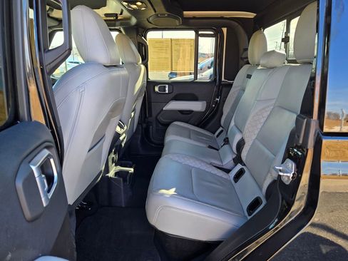 Used 2021 Jeep Gladiator Overland image 27
