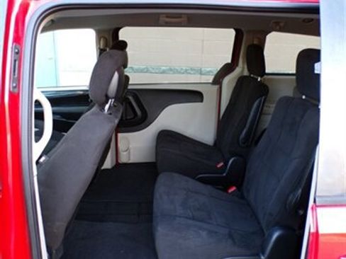 Used 2012 Dodge Grand Caravan SE image 20