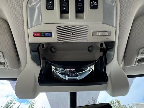 Used 2019 Subaru Ascent Limited AWD/4WD image 23