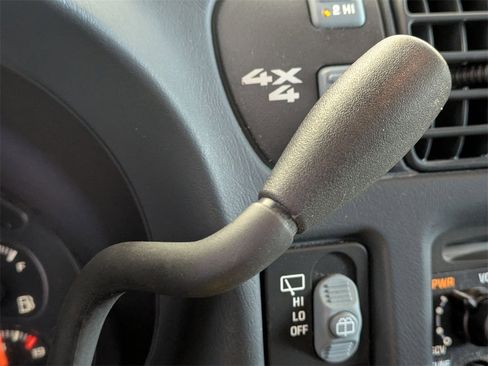 Used 2000 Chevrolet Blazer LS w/ LS Preferred Equipment Group image 13