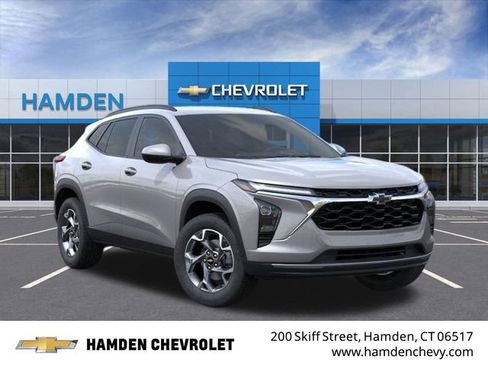New 2026 Chevrolet Trax LT w/ Driver Confidence Package FWD image 1