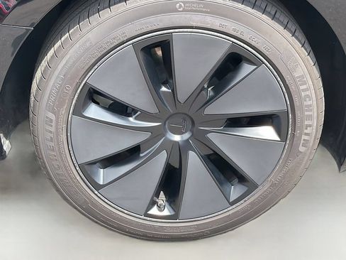 Used 2025 Tesla Model 3 Long Range RWD image 10