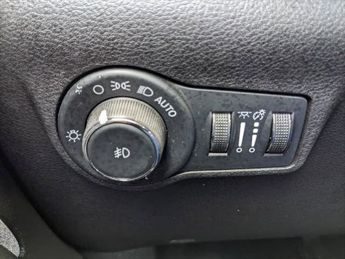 Certified 2024 Jeep Compass Latitude AWD/4WD image 49
