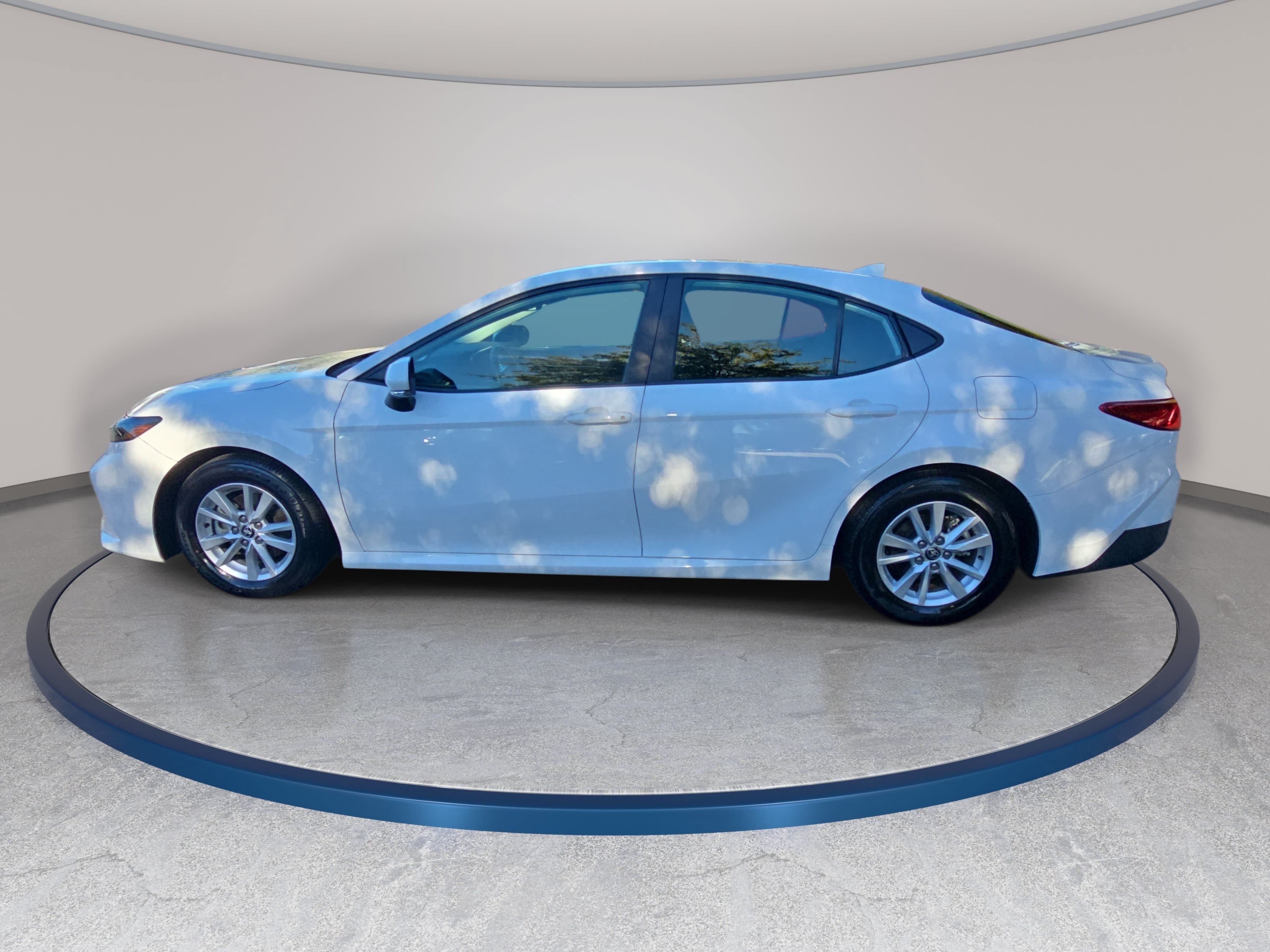 Used 2025 Toyota Camry LE FWD image 8
