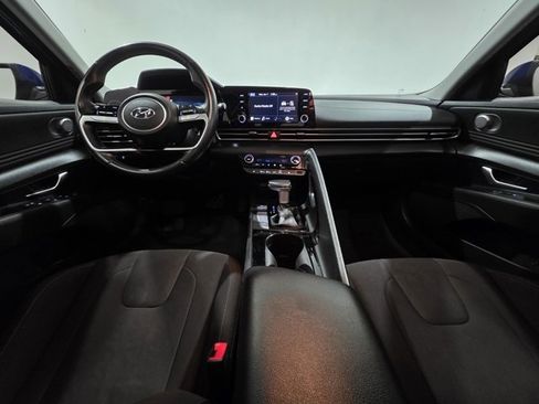 Used 2022 Hyundai Elantra SEL w/ Convenience + Premium Package image 14