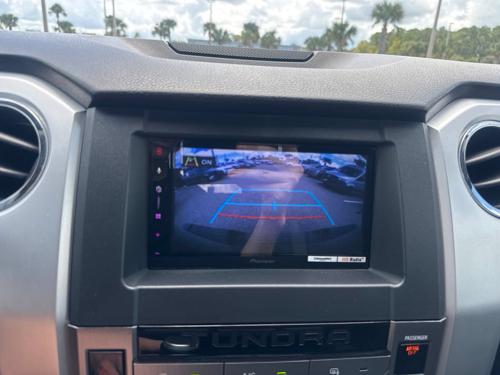 Used 2016 Toyota Tundra SR5 w/ SR5 Upgrade Package AWD/4WD image 26