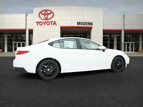 New 2026 Toyota Camry SE image 22