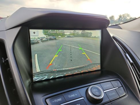 Used 2019 Ford Escape SE AWD/4WD image 16