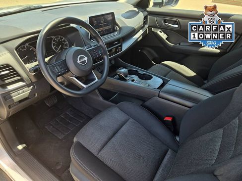 Used 2024 Nissan Rogue SV FWD image 9