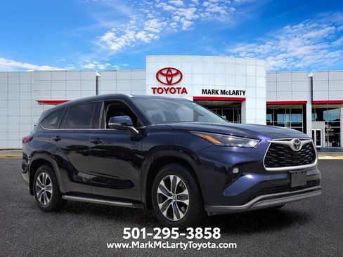 Used 2022 Toyota Highlander XLE FWD image 7