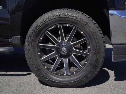 Used 2018 Chevrolet Silverado 1500 LT w/ All Star Edition image 10