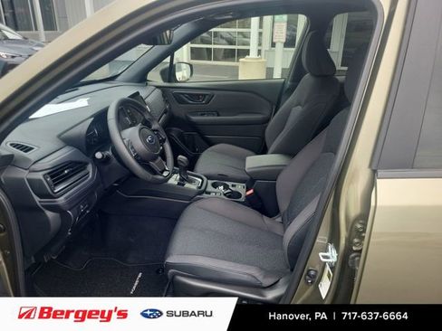 Used 2025 Subaru Forester Premium w/ Convenience Package #1 AWD/4WD image 8