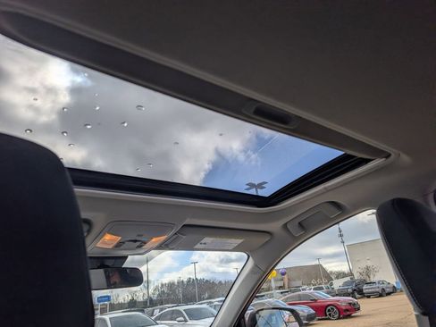 Used 2017 Toyota RAV4 XLE image 27