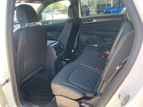New 2025 Volkswagen Atlas Cross Sport SEL Premium R-Line image 10