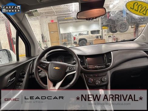 Used 2022 Chevrolet Trax LT w/ Sport Edition image 17