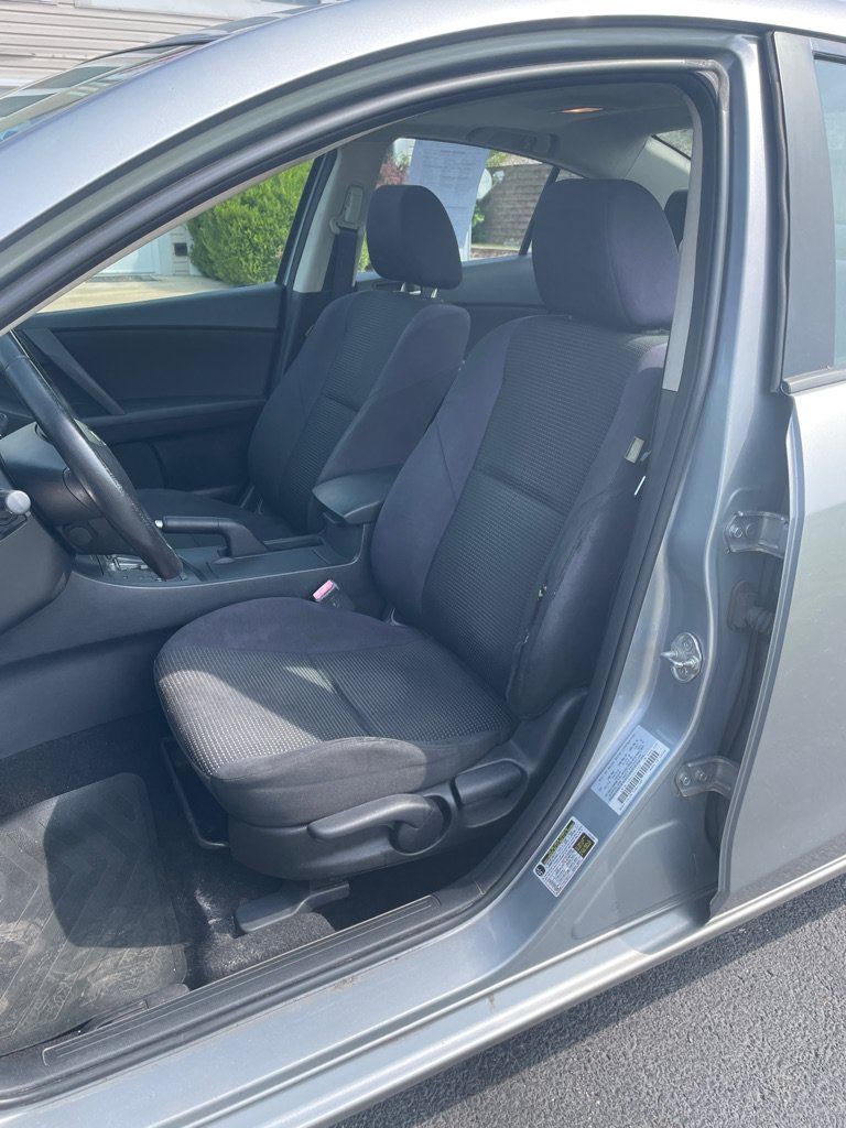 Used 2012 MAZDA MAZDA3 i Touring FWD image 14