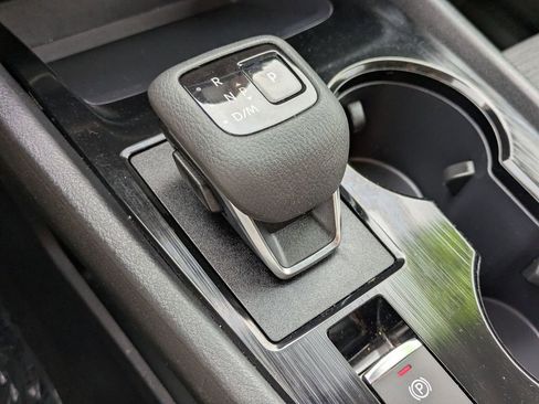 Used 2023 Nissan Rogue SV image 21