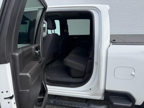 Used 2024 Chevrolet Silverado 2500 Custom w/ Custom Value Package AWD/4WD image 4
