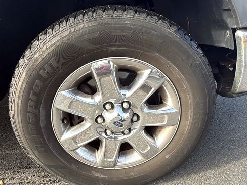 Used 2014 Ford F150 XLT w/ Equipment Group 302A Luxury AWD/4WD image 12