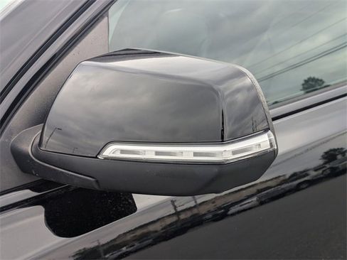 Used 2022 GMC Acadia AT4 w/ Technology Package image 13