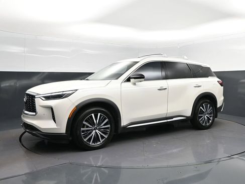 Certified 2023 INFINITI QX60 Sensory w/ Vision Package AWD/4WD image 3
