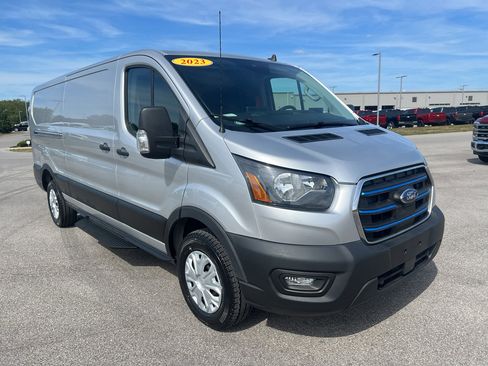 Used 2023 Ford E-Transit Low Roof image 3