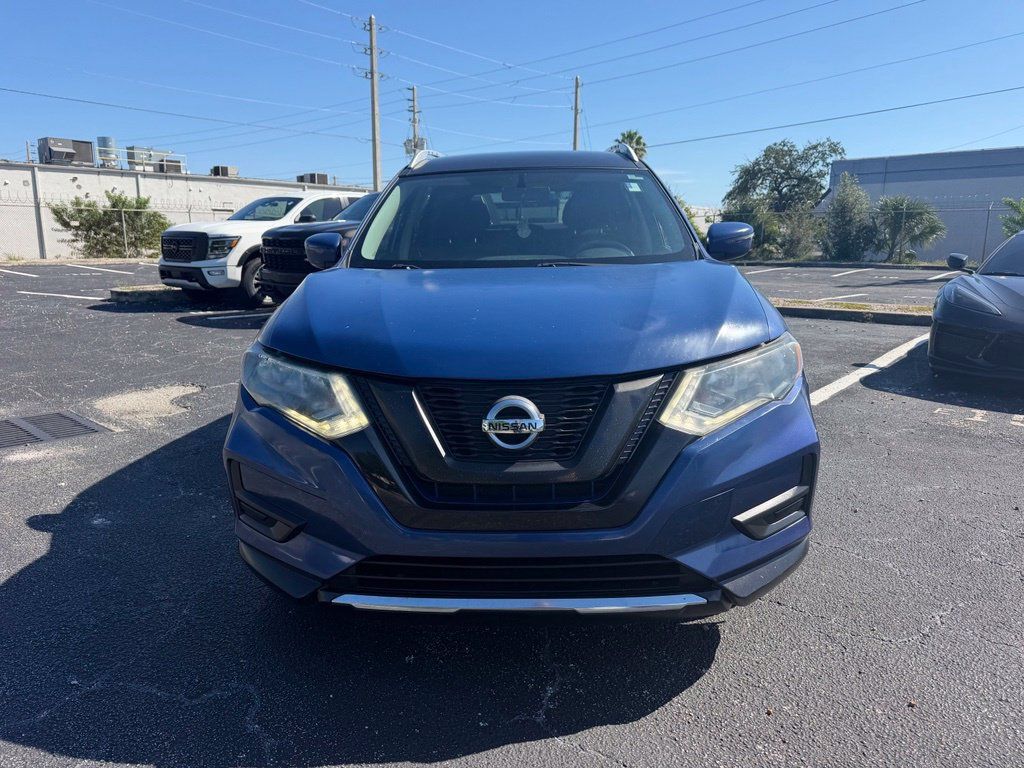 Used 2018 Nissan Rogue SV FWD image 2